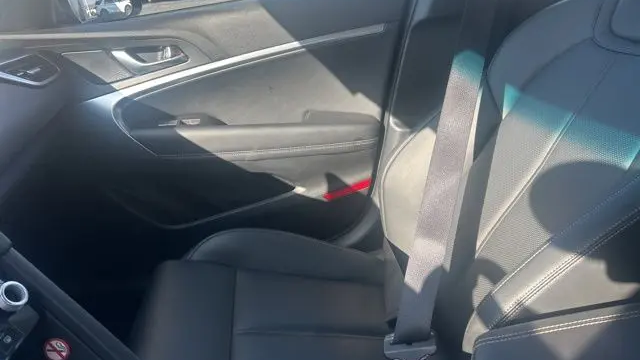 2025 Genesis G70 2.5T Standard