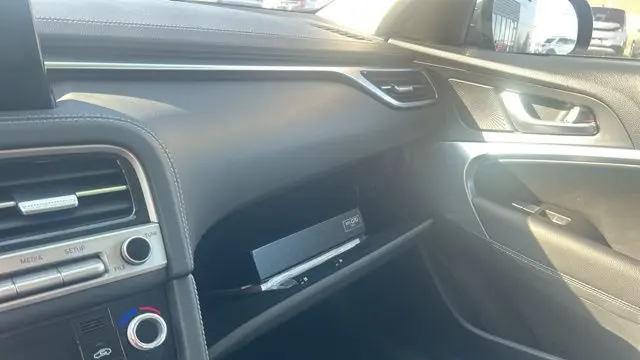 2025 Genesis G70 2.5T Standard