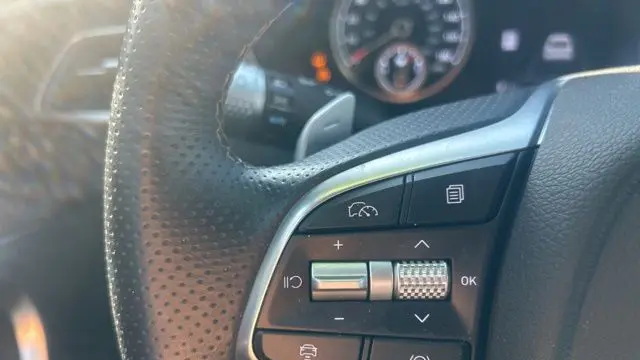2025 Genesis G70 2.5T Standard