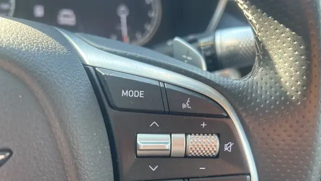 2025 Genesis G70 2.5T Standard