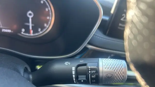 2025 Genesis G70 2.5T Standard