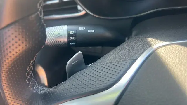 2025 Genesis G70 2.5T Standard