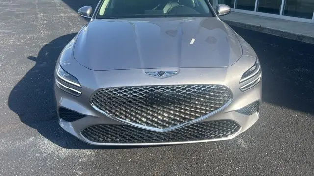 2025 Genesis G70 2.5T Standard