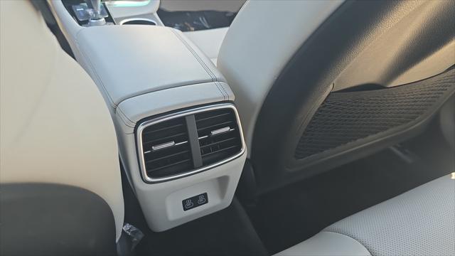 2025 Genesis G70 2.5T Standard