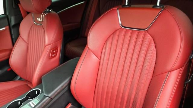 2025 Genesis G70 2.5T Standard