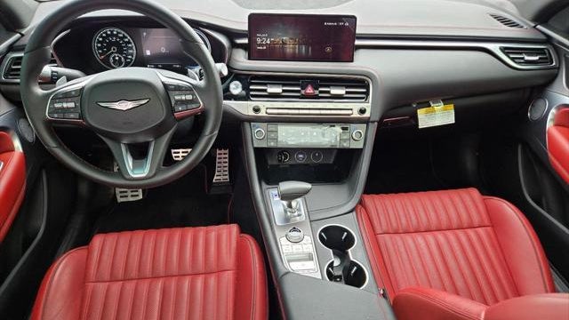 2025 Genesis G70 2.5T Standard
