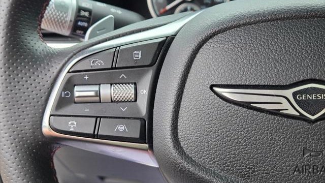 2025 Genesis G70 2.5T Standard