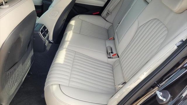 2024 Genesis G70 2.5T Standard