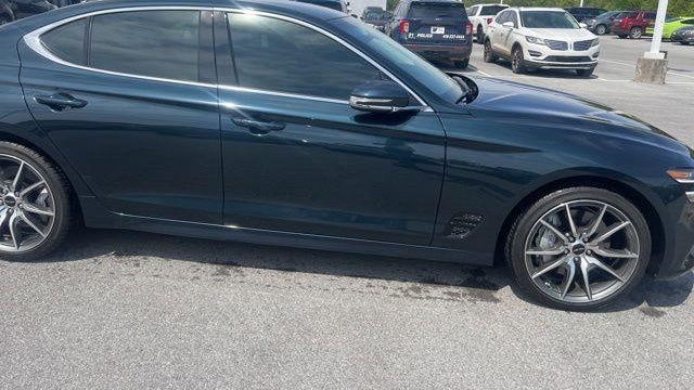 2025 Genesis G70 2.5T Standard