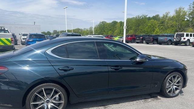 2025 Genesis G70 2.5T Standard
