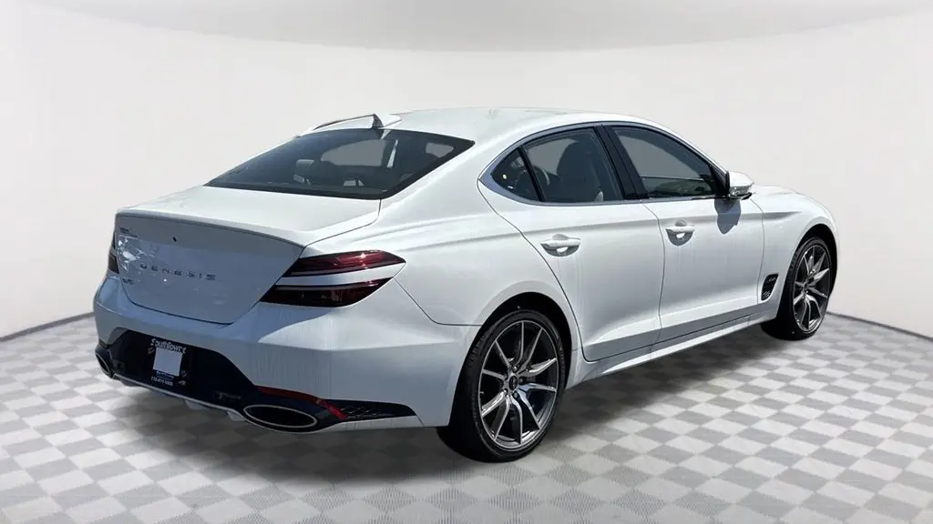 2025 Genesis G70 2.5T Standard
