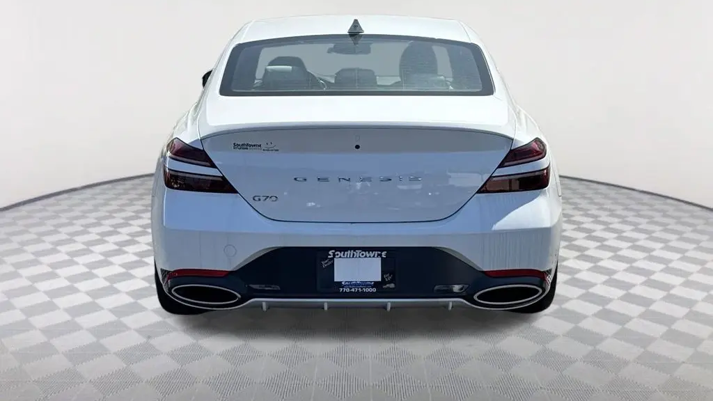 2025 Genesis G70 2.5T Standard