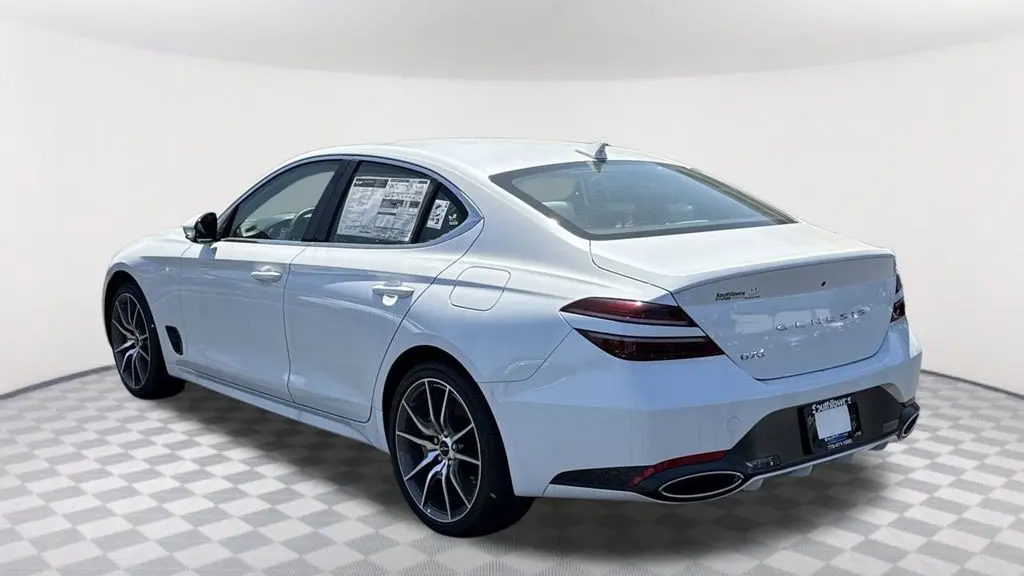 2025 Genesis G70 2.5T Standard