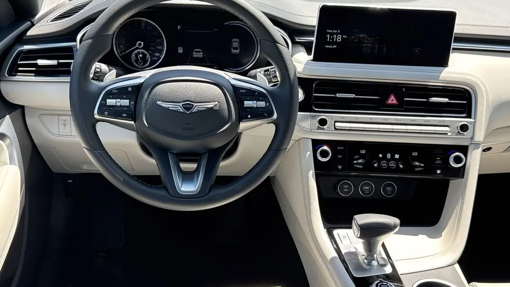 2025 Genesis G70 2.5T Standard