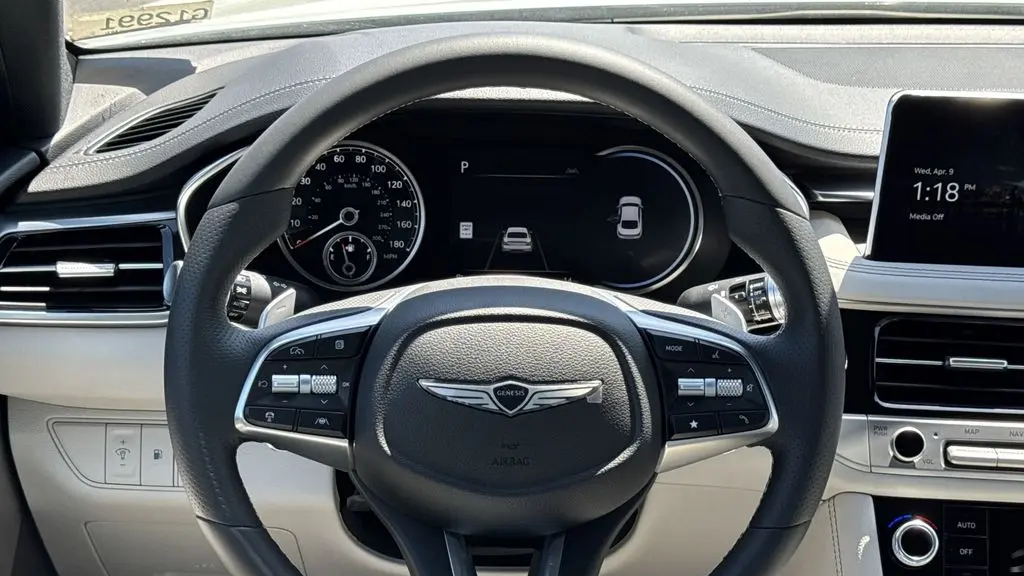 2025 Genesis G70 2.5T Standard