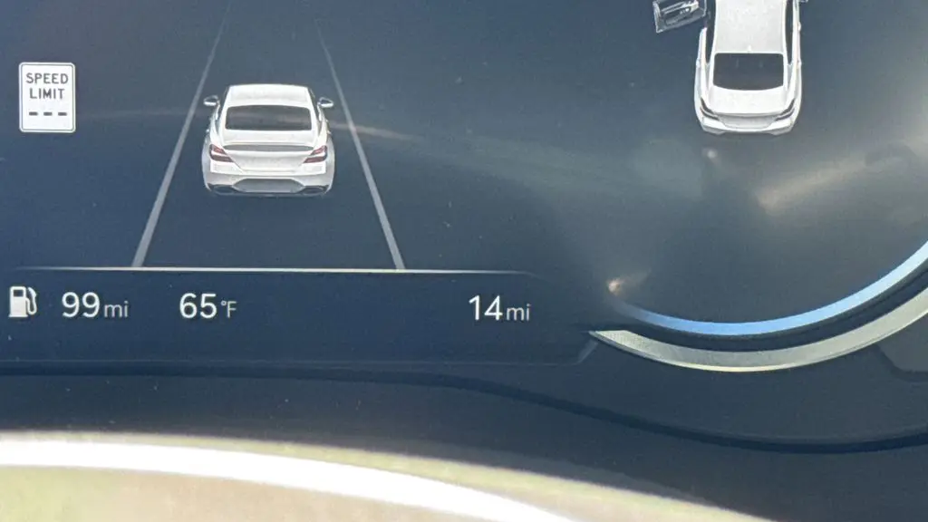 2025 Genesis G70 2.5T Standard