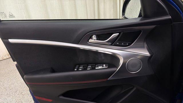 2025 Genesis G70 2.5T Standard