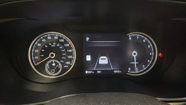 2025 Genesis G70 2.5T Standard