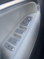 2025 G70 Thumbnail 32