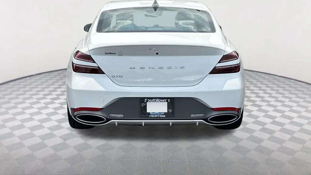 2025 Genesis G70 2.5T Standard