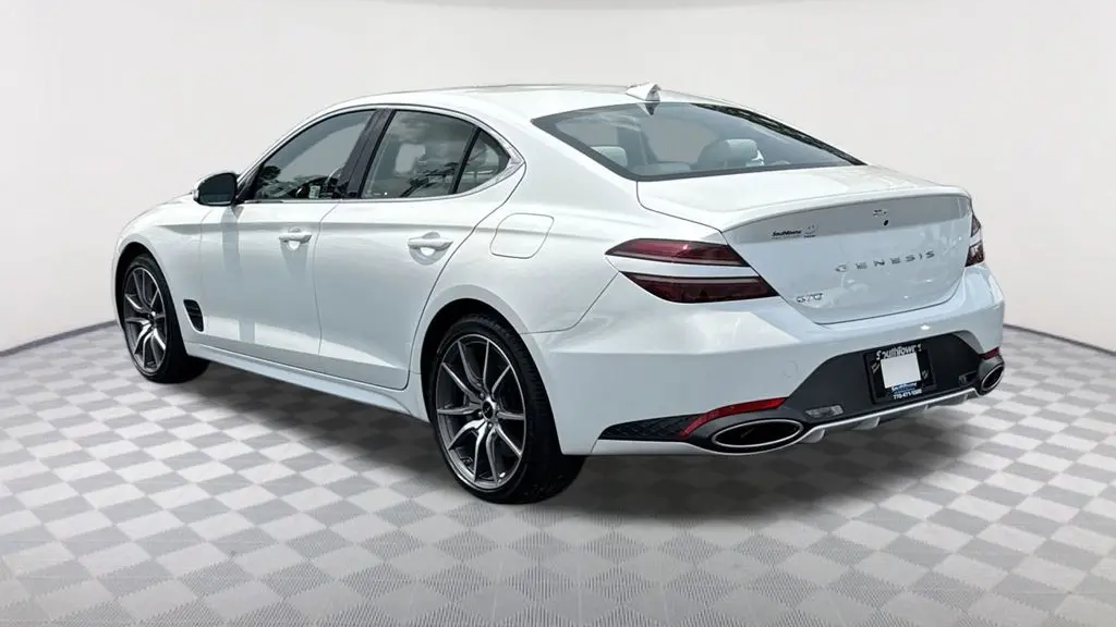 2025 Genesis G70 2.5T Standard