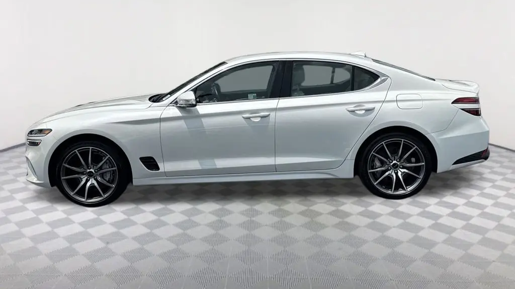 2025 Genesis G70 2.5T Standard