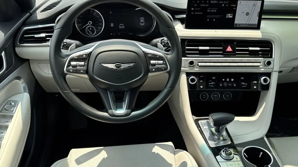 2025 Genesis G70 2.5T Standard