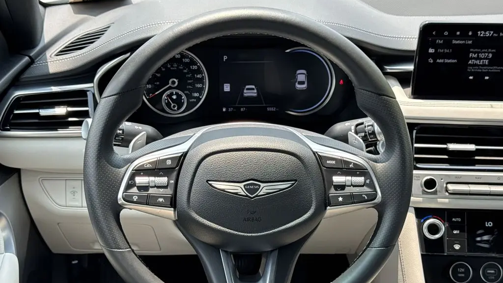 2025 Genesis G70 2.5T Standard