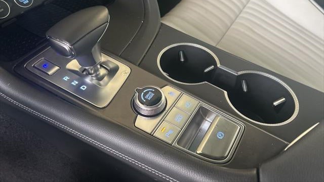 2025 Genesis G70 2.5T Standard