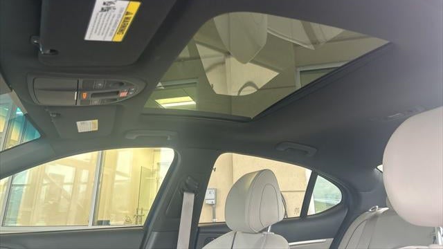 2025 Genesis G70 2.5T Standard