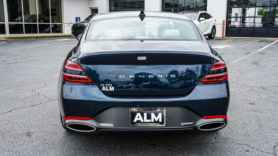 2025 Genesis G70 2.5T Standard