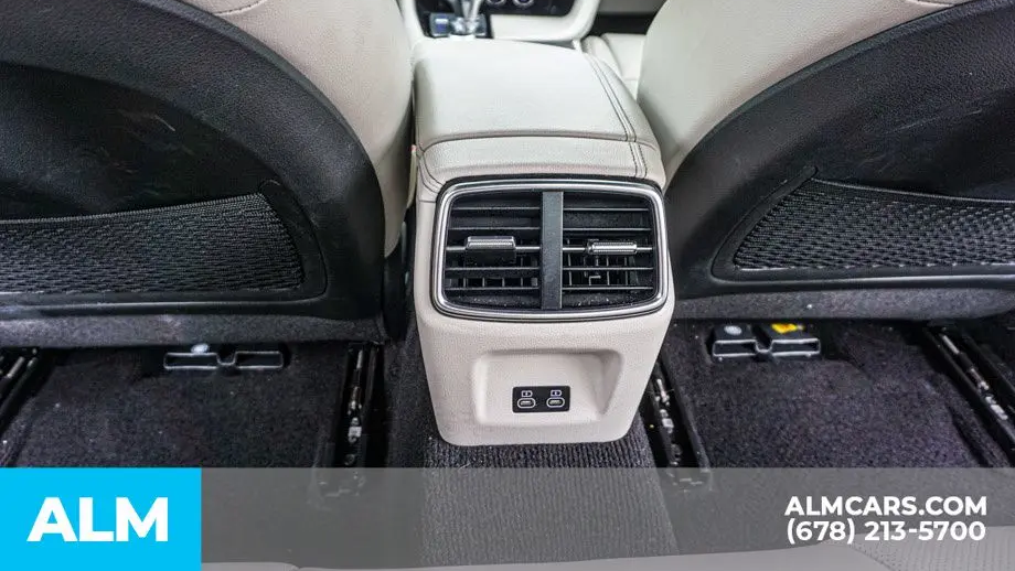 2025 Genesis G70 2.5T Standard