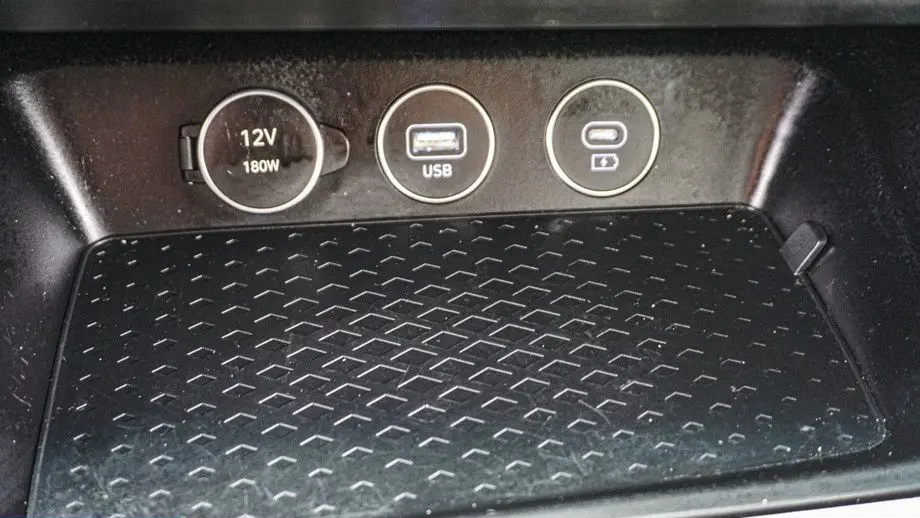 2025 Genesis G70 2.5T Standard