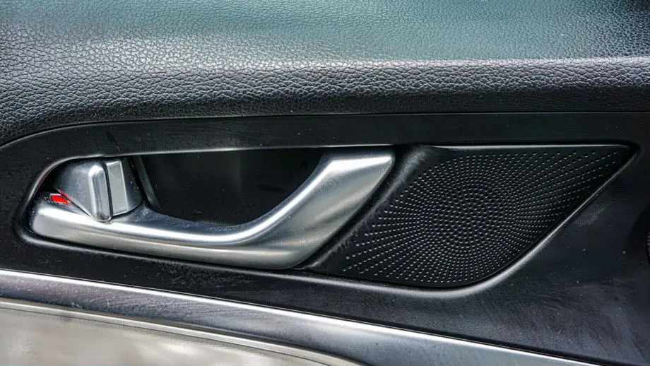 2025 Genesis G70 2.5T Standard