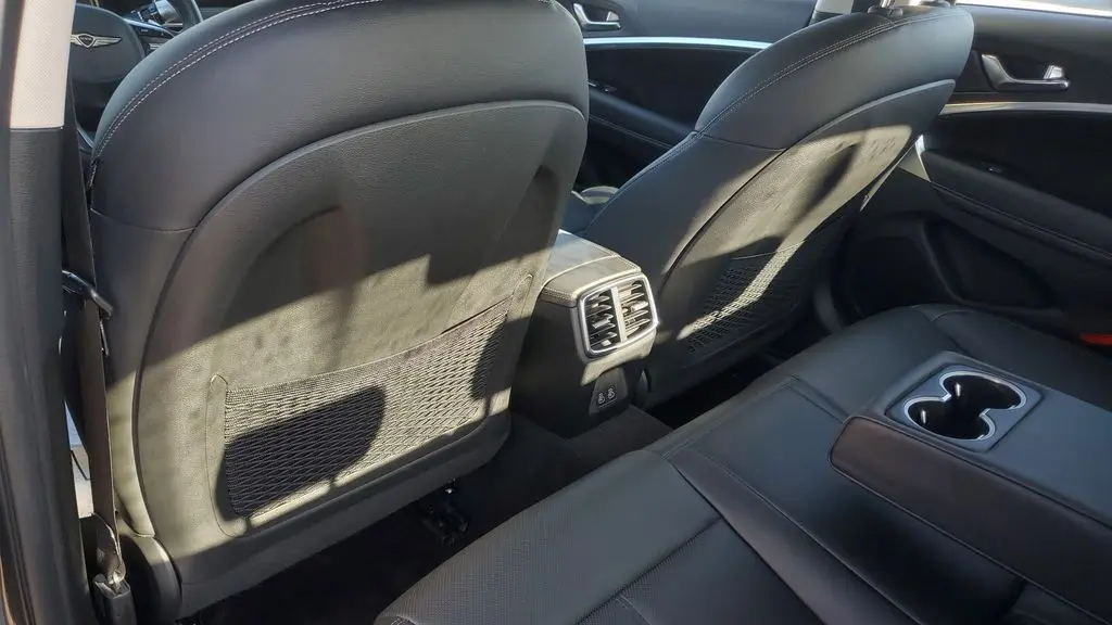2025 Genesis G70 2.5T Standard