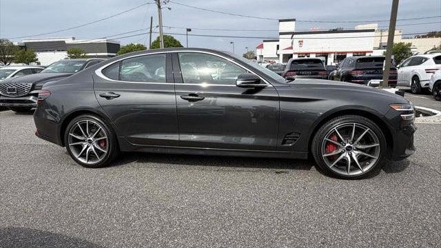 2025 Genesis G70 2.5T Standard