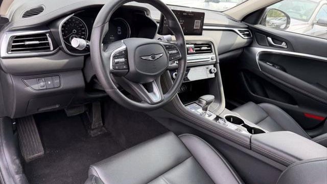 2025 Genesis G70 2.5T Standard