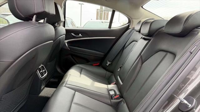 2025 Genesis G70 2.5T Standard