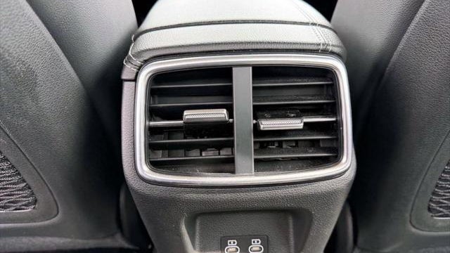 2025 Genesis G70 2.5T Standard