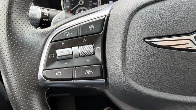 2025 Genesis G70 2.5T Standard