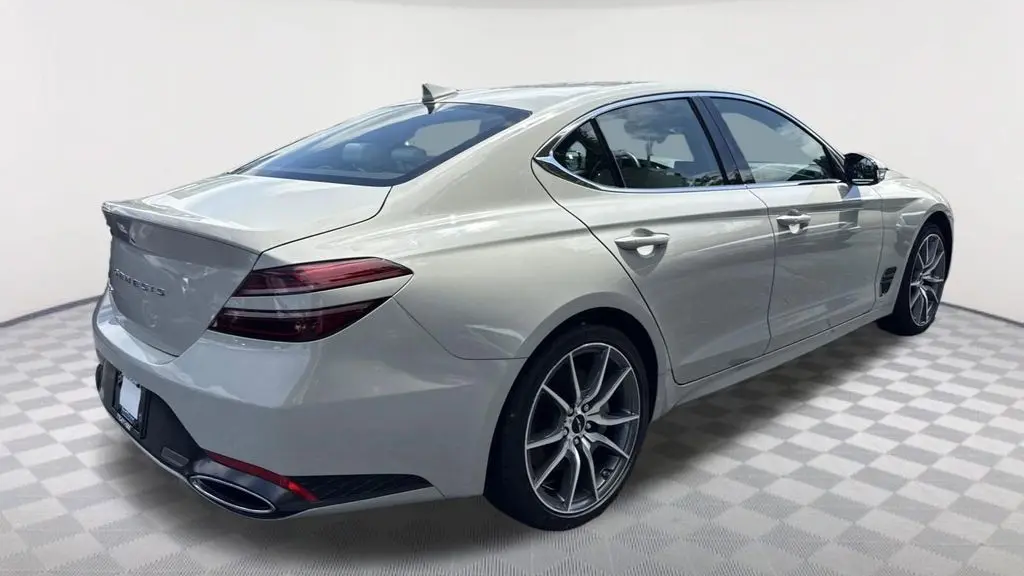 2025 Genesis G70 2.5T Standard