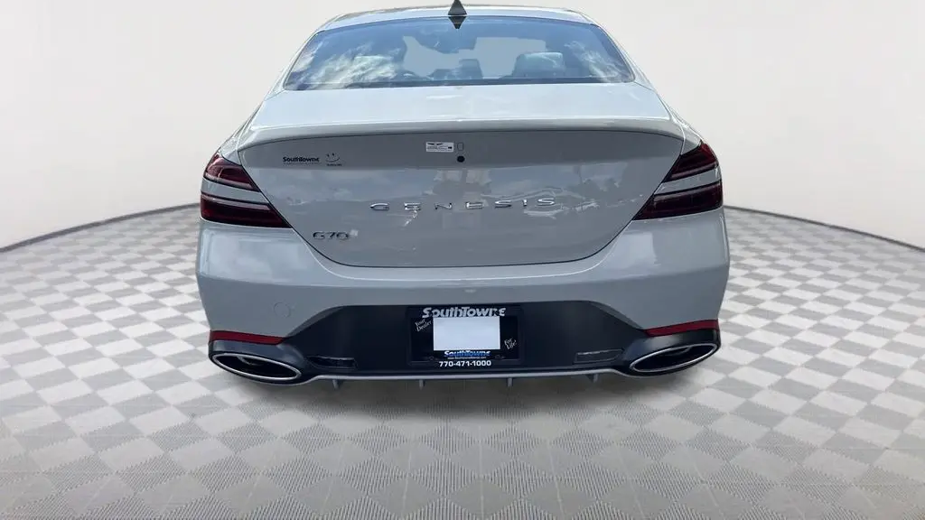2025 Genesis G70 2.5T Standard