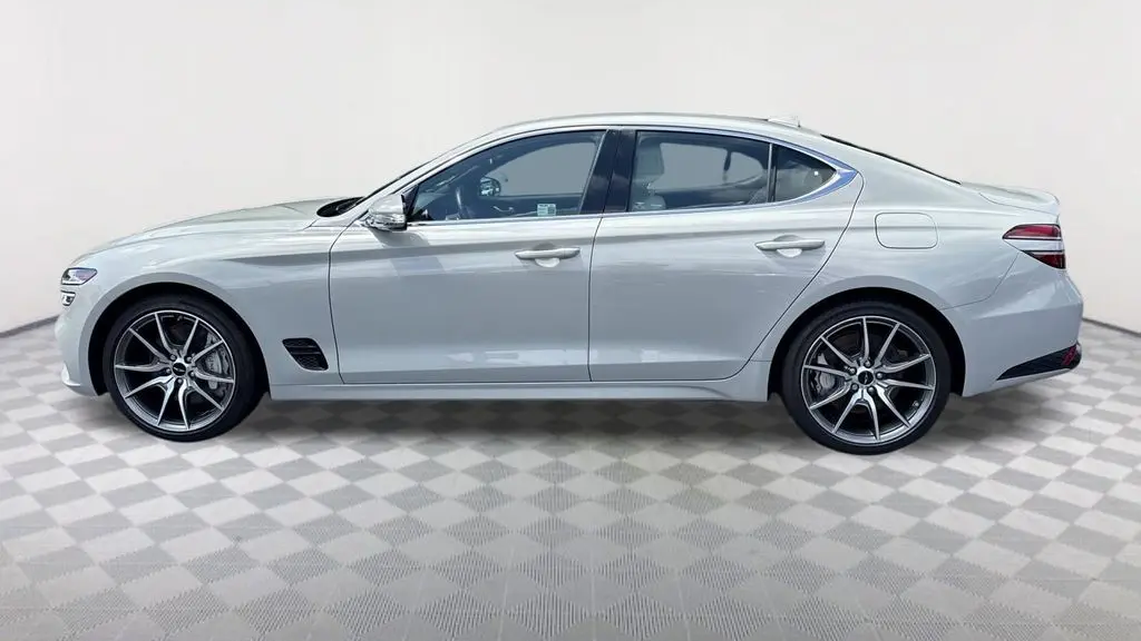 2025 Genesis G70 2.5T Standard