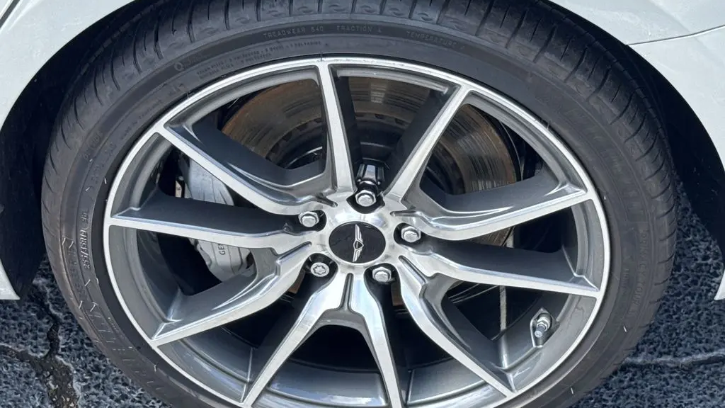 2025 Genesis G70 2.5T Standard