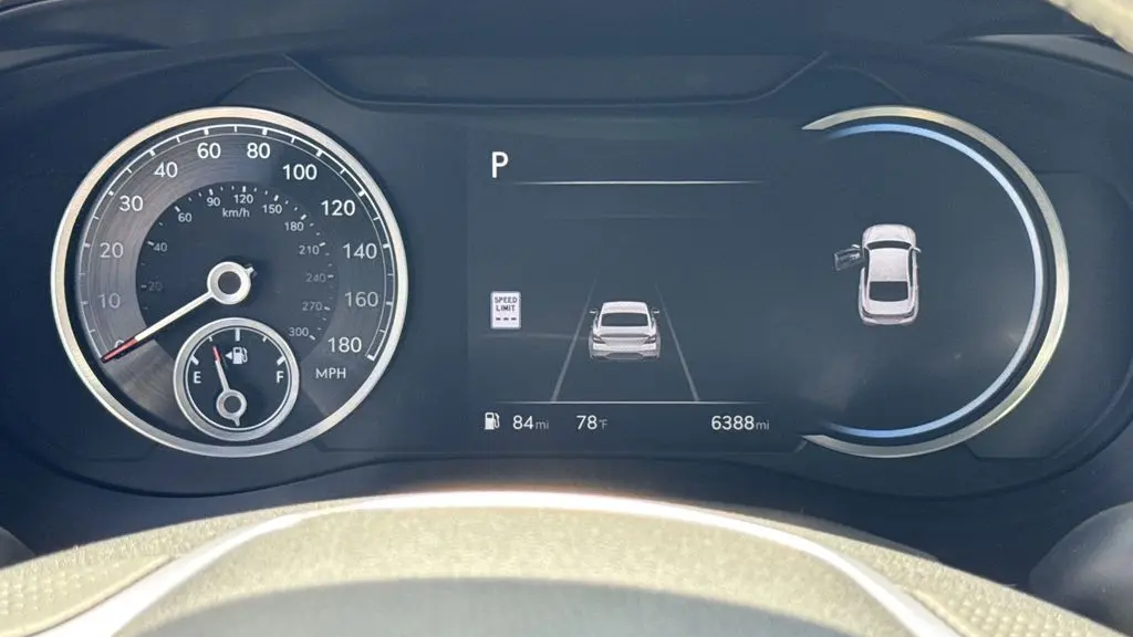 2025 Genesis G70 2.5T Standard
