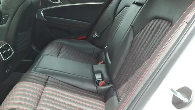 2025 Genesis G70 2.5T Sport Prestige