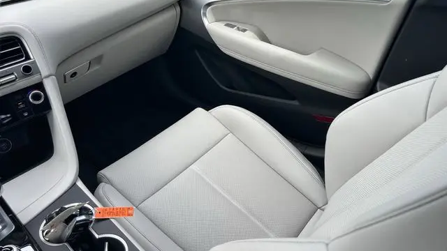 2025 Genesis G70 2.5T Sport Prestige