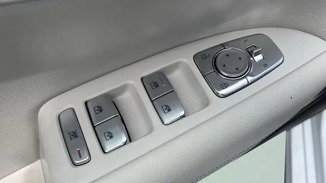 2025 Genesis G70 2.5T Sport Prestige