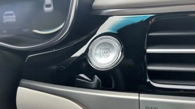 2025 Genesis G70 2.5T Sport Prestige