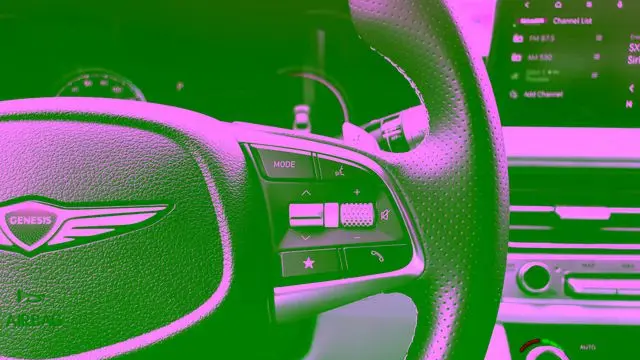 2025 Genesis G70 2.5T Standard